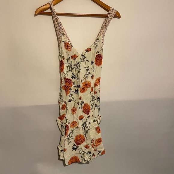 Urban Outfitters Dresses & Skirts - Kimchi Blue Floral Dress Sz 8 Pockets Crossback Marigold Print Urban Outfitters